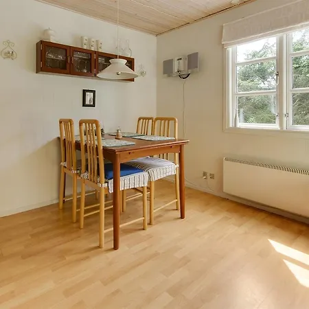 Two-bedroom Holiday In * Hals