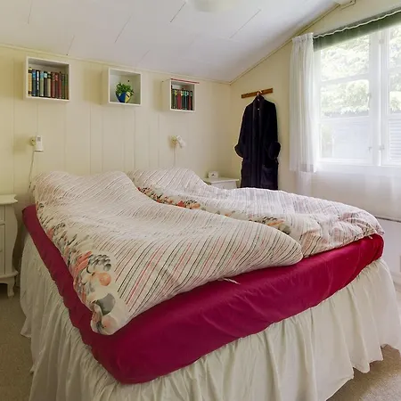 Two-bedroom Holiday In * Hals