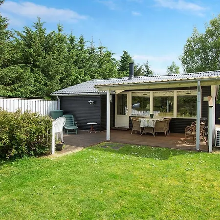 Two-bedroom Holiday In * Hals